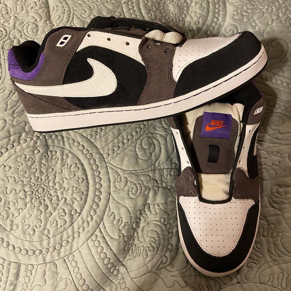 Men’s Nike Hustle size 10.5